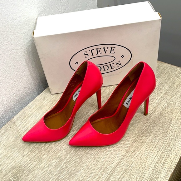 Steve Madden Pumps - Picture 2 of 9